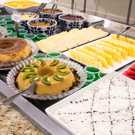 Hotel Golden Park All Inclusive Pocos De Caldas By Nacional Inn Luaran gambar A dessert buffet