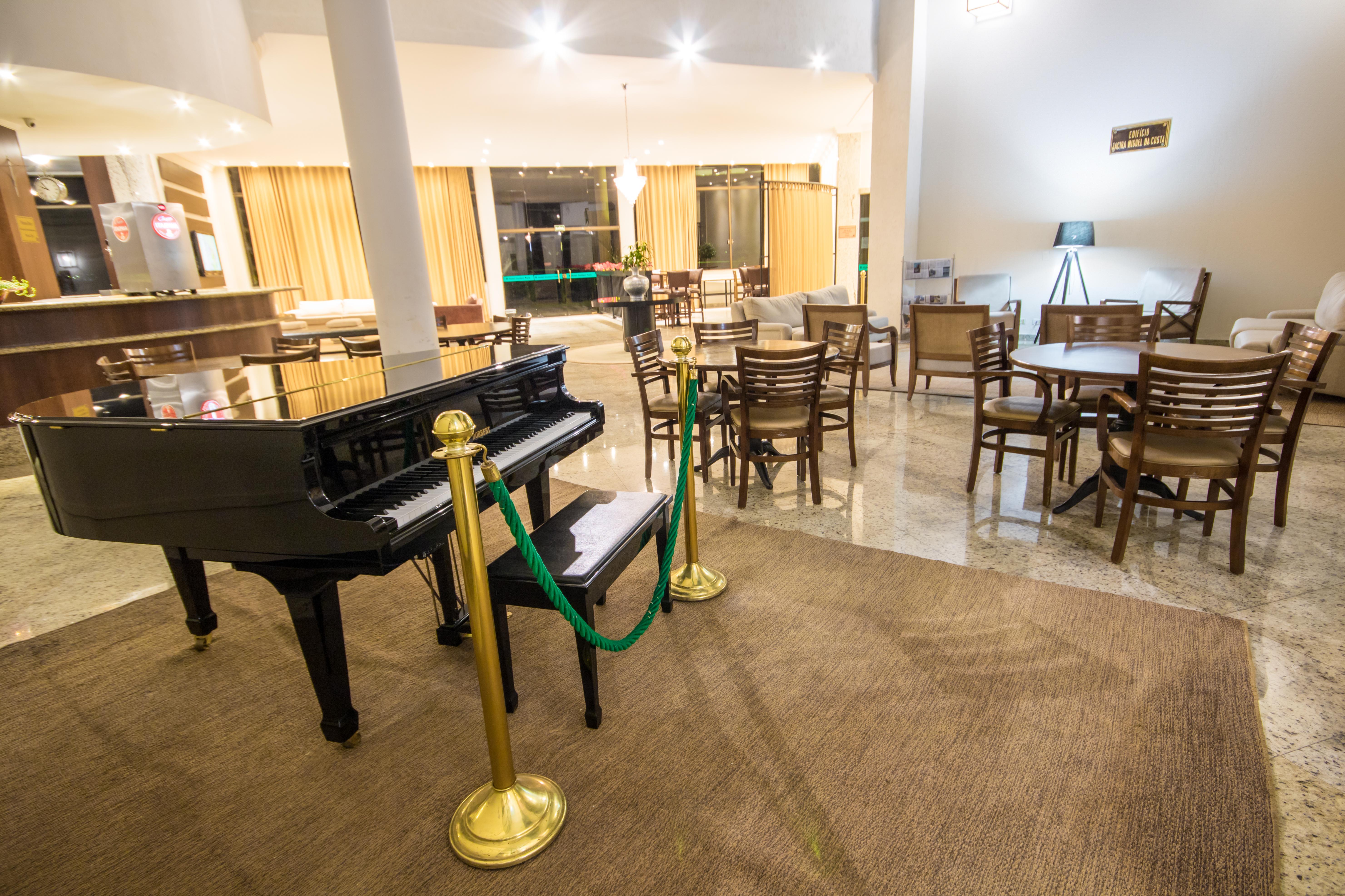 Hotel Golden Park All Inclusive Pocos De Caldas By Nacional Inn Luaran gambar The lounge at the airport