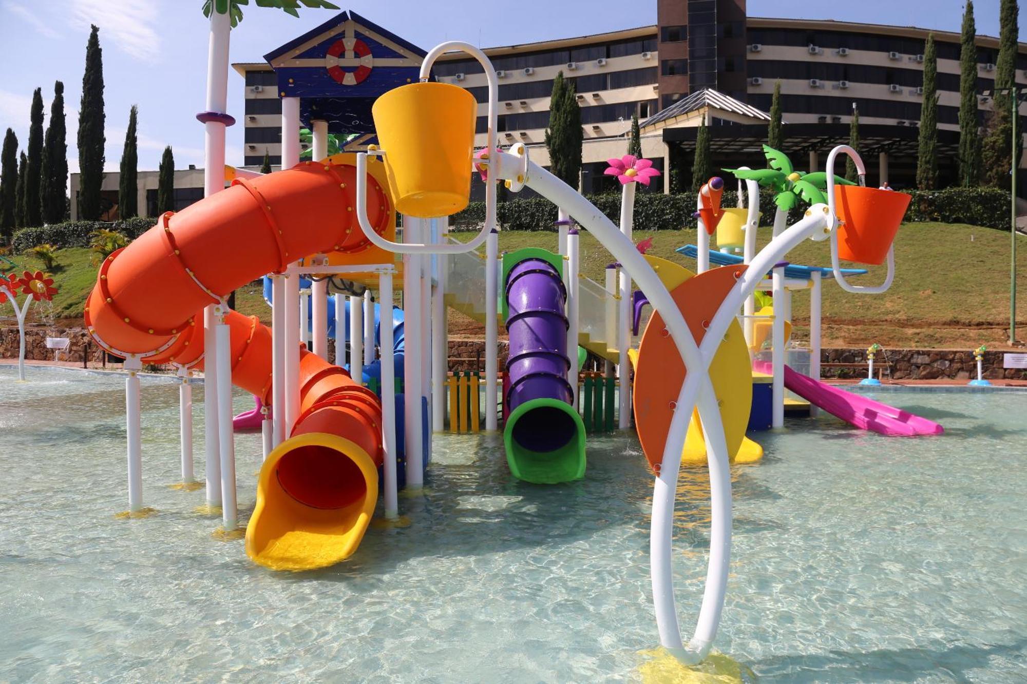 Hotel Golden Park All Inclusive Pocos De Caldas By Nacional Inn Luaran gambar A water playground at a hotel