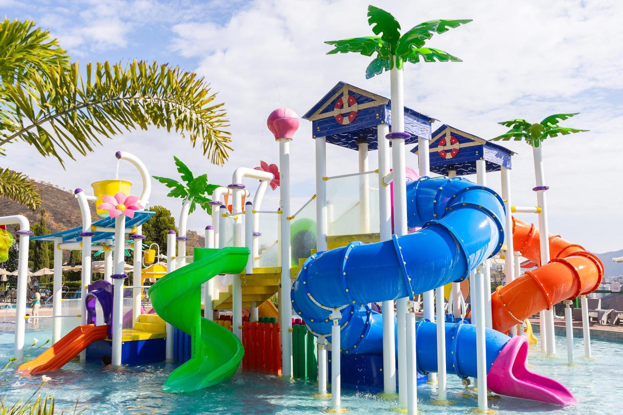 Hotel Golden Park All Inclusive Pocos De Caldas By Nacional Inn Luaran gambar Splash Island